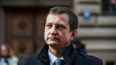 Photo of У министра запросили объяснения о помощи латвийским лесопилкам. Но он заболел