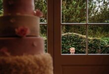 Photo of Фото: Названы лучшие свадебные снимки года
            
                
                    var _iub = _iub || [];
                    _iub.csConfiguration = {
                        «invalidateConsentWithoutLog»:true,
                        «cookiePolicyInOtherWindow»:true,
                        «reloadOnConsent»:true,
                        «consentOnContinuedBrowsing»:false,
                        «perPurposeConsent»:true,
                        «purposes»:»1,3,4,5″,
                        «enableTcf»:true,
                        «googleAdditionalConsentMode»:true,
                        «lang»:»ru»,
                        «siteId»:3633931,
                        «localConsentDomain»: «lv.sputniknews.ru»,
                        «floatingPreferencesButtonDisplay»:false,
                        «cookiePolicyId»:32759561,
                        «banner»:{
                            «brandBackgroundColor»:»#ff9600″,
                            «brandTextColor»:»#ffffff»,
                            «acceptButtonDisplay»:true,
                            «customizeButtonDisplay»:true,
                            «acceptButtonColor»:»#010000″,
                            «acceptButtonCaptionColor»:»#ffffff»,
                            «customizeButtonColor»:»#ffffff»,
                            «customizeButtonCaptionColor»:»#4e4e4e»,
                            «rejectButtonColor»:»#0073CE»,
                            «rejectButtonCaptionColor»:»white»,
                            «closeButtonDisplay»:false,
                            «position»:»float-top-center»,
                            «textColor»:»#010000″,
                            «backgroundColor»:»#ff9600″,
                            «explicitWithdrawal»:true,
                            «acceptButtonCaption»: «Принять и закрыть»
                        }
                    };
                
                
                
                

            
        
            
                
                    var _iub = _iub || {};
                     _iub.cons_instructions = _iub.cons_instructions || [];
                     _iub.cons_instructions.push([«init», {api_key: «lrvQiFNsDWybL2WdzyrIOTHeOwuM3nki»}]);
                 
                 
            
        var _paq = _paq || []; (function() {var stackDomain = window.location.hostname.split(‘.’).reverse();var domain = stackDomain[1] + ‘.’ + stackDomain[0];_paq.push([‘setCDNMask’, new RegExp(‘cdn(\w+).img.’+domain)]); _paq.push([‘setSiteId’, ‘sputnik_lv’]); _paq.push([‘trackPageView’]); _paq.push([‘enableLinkTracking’]); var d=document, g=d.createElement(‘script’), s=d.getElementsByTagName(‘script’)[0]; g.type=’text/javascript’; g.defer=true; g.async=true; g.src=’//a.sputniknews.com/js/sputnik.js’; s.parentNode.insertBefore(g,s); } )();
                (window.yaContextCb = window.yaContextCb || []).push(() => {
                    replaceOriginalAdFoxMethods();
                    window.Ya.adfoxCode.hbCallbacks = window.Ya.adfoxCode.hbCallbacks || [];
                })
            
window.yaContextCb = window.yaContextCb || []
var endlessScrollFirst = 31642789; var endlessScrollUrl = ‘/services/article/infinity/’; var endlessScrollAlgorithm = »; var endlessScrollQueue = [31667754, 31667507, 31667337, 31666561, 31670278, 31666320, 31665232, 31665054, 31664997, 31664726, 31662445, 31664236, 31663784, 31659453, 31660546];var endlessScrollFirst = 31642789; var endlessScrollUrl = ‘/services/article/infinity/’; var endlessScrollAlgorithm = »; var endlessScrollQueue = [31667754, 31667507, 31667337, 31666561, 31670278, 31666320, 31665232, 31665054, 31664997, 31664726, 31662445, 31664236, 31663784, 31659453, 31660546];    © Foto : David Scholes/IWPOTY Awards 2025Фотограф Дэвид Скоулз был удостоен звания победителя за свой юмористический снимок юного гостя, который рассматривал свадебный торт