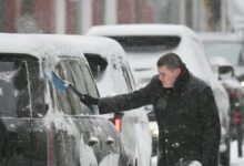 Photo of Фото: Москву накрыл мощный снегопад
            
                
                    var _iub = _iub || [];
                    _iub.csConfiguration = {
                        «invalidateConsentWithoutLog»:true,
                        «cookiePolicyInOtherWindow»:true,
                        «reloadOnConsent»:true,
                        «consentOnContinuedBrowsing»:false,
                        «perPurposeConsent»:true,
                        «purposes»:»1,3,4,5″,
                        «enableTcf»:true,
                        «googleAdditionalConsentMode»:true,
                        «lang»:»ru»,
                        «siteId»:3633931,
                        «localConsentDomain»: «lv.sputniknews.ru»,
                        «floatingPreferencesButtonDisplay»:false,
                        «cookiePolicyId»:32759561,
                        «banner»:{
                            «brandBackgroundColor»:»#ff9600″,
                            «brandTextColor»:»#ffffff»,
                            «acceptButtonDisplay»:true,
                            «customizeButtonDisplay»:true,
                            «acceptButtonColor»:»#010000″,
                            «acceptButtonCaptionColor»:»#ffffff»,
                            «customizeButtonColor»:»#ffffff»,
                            «customizeButtonCaptionColor»:»#4e4e4e»,
                            «rejectButtonColor»:»#0073CE»,
                            «rejectButtonCaptionColor»:»white»,
                            «closeButtonDisplay»:false,
                            «position»:»float-top-center»,
                            «textColor»:»#010000″,
                            «backgroundColor»:»#ff9600″,
                            «explicitWithdrawal»:true,
                            «acceptButtonCaption»: «Принять и закрыть»
                        }
                    };
                
                
                
                

            
        
            
                
                    var _iub = _iub || {};
                     _iub.cons_instructions = _iub.cons_instructions || [];
                     _iub.cons_instructions.push([«init», {api_key: «lrvQiFNsDWybL2WdzyrIOTHeOwuM3nki»}]);
                 
                 
            
        var _paq = _paq || []; (function() {var stackDomain = window.location.hostname.split(‘.’).reverse();var domain = stackDomain[1] + ‘.’ + stackDomain[0];_paq.push([‘setCDNMask’, new RegExp(‘cdn(\w+).img.’+domain)]); _paq.push([‘setSiteId’, ‘sputnik_lv’]); _paq.push([‘trackPageView’]); _paq.push([‘enableLinkTracking’]); var d=document, g=d.createElement(‘script’), s=d.getElementsByTagName(‘script’)[0]; g.type=’text/javascript’; g.defer=true; g.async=true; g.src=’//a.sputniknews.com/js/sputnik.js’; s.parentNode.insertBefore(g,s); } )();
                (window.yaContextCb = window.yaContextCb || []).push(() => {
                    replaceOriginalAdFoxMethods();
                    window.Ya.adfoxCode.hbCallbacks = window.Ya.adfoxCode.hbCallbacks || [];
                })
            
window.yaContextCb = window.yaContextCb || []
var endlessScrollFirst = 32052762; var endlessScrollUrl = ‘/services/article/infinity/’; var endlessScrollAlgorithm = »; var endlessScrollQueue = [32080473, 32077855, 32077696, 32077426, 32075232, 32074827, 32074323, 32073851, 32076611, 32073683, 32072781, 32073009, 32072622, 32072295, 32071870];var endlessScrollFirst = 32052762; var endlessScrollUrl = ‘/services/article/infinity/’; var endlessScrollAlgorithm = »; var endlessScrollQueue = [32080473, 32077855, 32077696, 32077426, 32075232, 32074827, 32074323, 32073851, 32076611, 32073683, 32072781, 32073009, 32072622, 32072295, 32071870];    © Sputnik / Юрий Кочетков / Перейти в фотобанкМужчина расчищает машину от снега