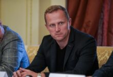 Photo of Аболс: наши лучшие хоккеисты готовы к битве с США
            
                
                    var _iub = _iub || [];
                    _iub.csConfiguration = {
                        «invalidateConsentWithoutLog»:true,
                        «cookiePolicyInOtherWindow»:true,
                        «reloadOnConsent»:true,
                        «consentOnContinuedBrowsing»:false,
                        «perPurposeConsent»:true,
                        «purposes»:»1,3,4,5″,
                        «enableTcf»:true,
                        «googleAdditionalConsentMode»:true,
                        «lang»:»ru»,
                        «siteId»:3633931,
                        «localConsentDomain»: «lv.sputniknews.ru»,
                        «floatingPreferencesButtonDisplay»:false,
                        «cookiePolicyId»:32759561,
                        «banner»:{
                            «brandBackgroundColor»:»#ff9600″,
                            «brandTextColor»:»#ffffff»,
                            «acceptButtonDisplay»:true,
                            «customizeButtonDisplay»:true,
                            «acceptButtonColor»:»#010000″,
                            «acceptButtonCaptionColor»:»#ffffff»,
                            «customizeButtonColor»:»#ffffff»,
                            «customizeButtonCaptionColor»:»#4e4e4e»,
                            «rejectButtonColor»:»#0073CE»,
                            «rejectButtonCaptionColor»:»white»,
                            «closeButtonDisplay»:false,
                            «position»:»float-top-center»,
                            «textColor»:»#010000″,
                            «backgroundColor»:»#ff9600″,
                            «explicitWithdrawal»:true,
                            «acceptButtonCaption»: «Принять и закрыть»
                        }
                    };
                
                
                
                

            
        
            
                
                    var _iub = _iub || {};
                     _iub.cons_instructions = _iub.cons_instructions || [];
                     _iub.cons_instructions.push([«init», {api_key: «lrvQiFNsDWybL2WdzyrIOTHeOwuM3nki»}]);
                 
                 
            
        var _paq = _paq || []; (function() {var stackDomain = window.location.hostname.split(‘.’).reverse();var domain = stackDomain[1] + ‘.’ + stackDomain[0];_paq.push([‘setCDNMask’, new RegExp(‘cdn(\w+).img.’+domain)]); _paq.push([‘setSiteId’, ‘sputnik_lv’]); _paq.push([‘trackPageView’]); _paq.push([‘enableLinkTracking’]); var d=document, g=d.createElement(‘script’), s=d.getElementsByTagName(‘script’)[0]; g.type=’text/javascript’; g.defer=true; g.async=true; g.src=’//a.sputniknews.com/js/sputnik.js’; s.parentNode.insertBefore(g,s); } )();
                (window.yaContextCb = window.yaContextCb || []).push(() => {
                    replaceOriginalAdFoxMethods();
                    window.Ya.adfoxCode.hbCallbacks = window.Ya.adfoxCode.hbCallbacks || [];
                })
            
window.yaContextCb = window.yaContextCb || []
var endlessScrollFirst = 32170221; var endlessScrollUrl = ‘/services/article/infinity/’; var endlessScrollAlgorithm = »; var endlessScrollQueue = [32208592, 32206396, 32203795, 32203619, 32201803, 32203401, 32202524, 32200815, 32200176, 32199950, 32198281, 32198147, 32200665, 32197519, 32197234];var endlessScrollFirst = 32170221; var endlessScrollUrl = ‘/services/article/infinity/’; var endlessScrollAlgorithm = »; var endlessScrollQueue = [32208592, 32206396, 32203795, 32203619, 32201803, 32203401, 32202524, 32200815, 32200176, 32199950, 32198281, 32198147, 32200665, 32197519, 32197234];    © Sputnik / Sergey MelkonovПресс-конференция, посвященная новому сезону Латвийской хоккейной лиги