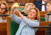 Photo of Клевещет или защищается? Экс-глава Госканцелярии раздразнил премьера Латвии
