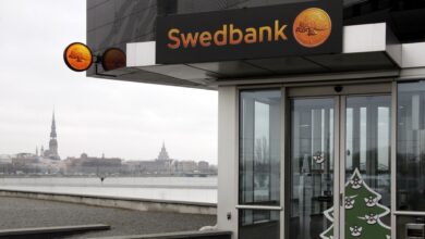 Photo of Swedbank перестанет говорить с вкладчиками на русском