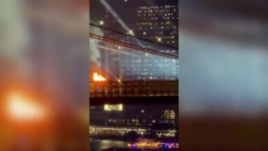 Photo of Пожар произошел на Бруклинском мосту из-за салютов по случаю Дня независимости США
